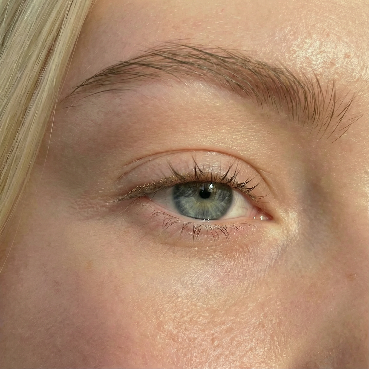 Before image for 1-Second Winged Eyeliner Stamp